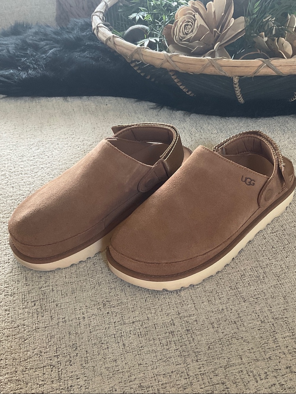UGG Women’s Golden Star Villa Clog